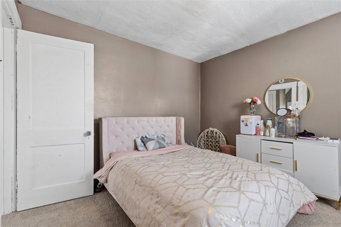 535 E Warrington Ave