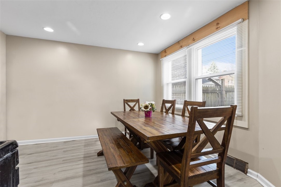 535 E Warrington Ave