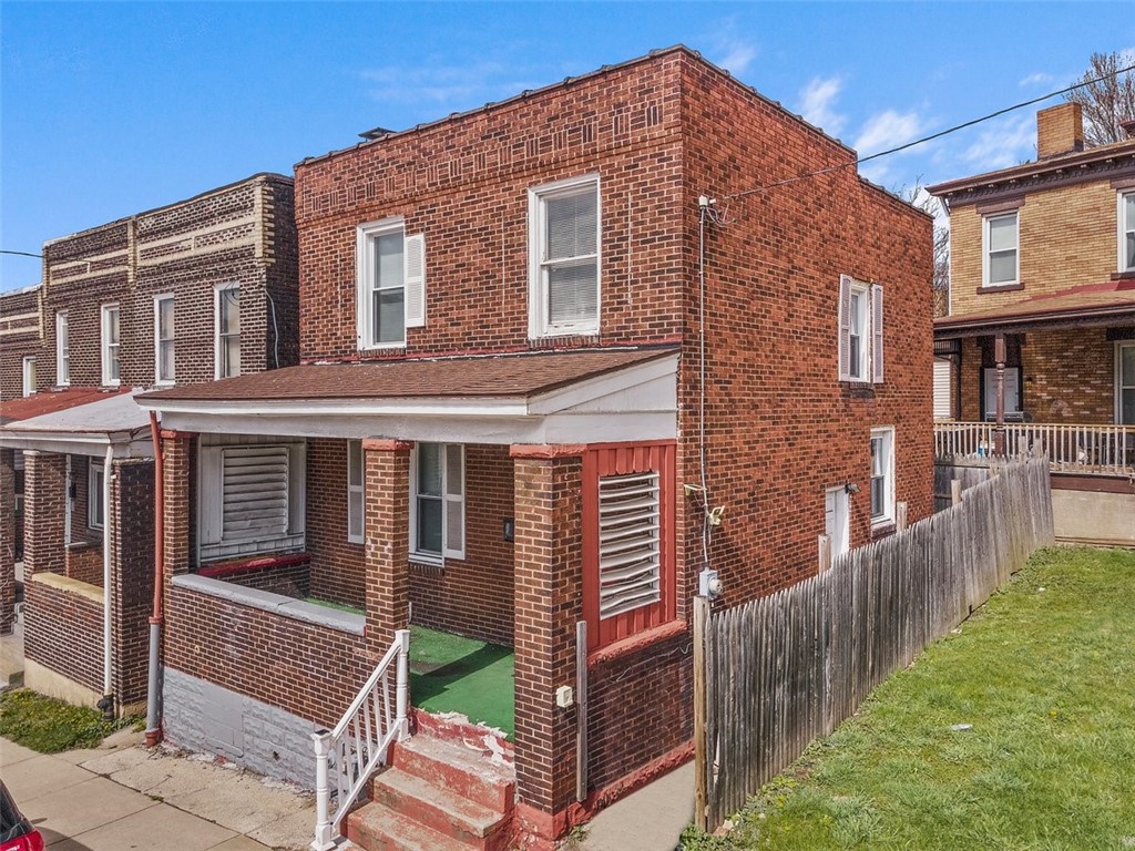 535 E Warrington Ave