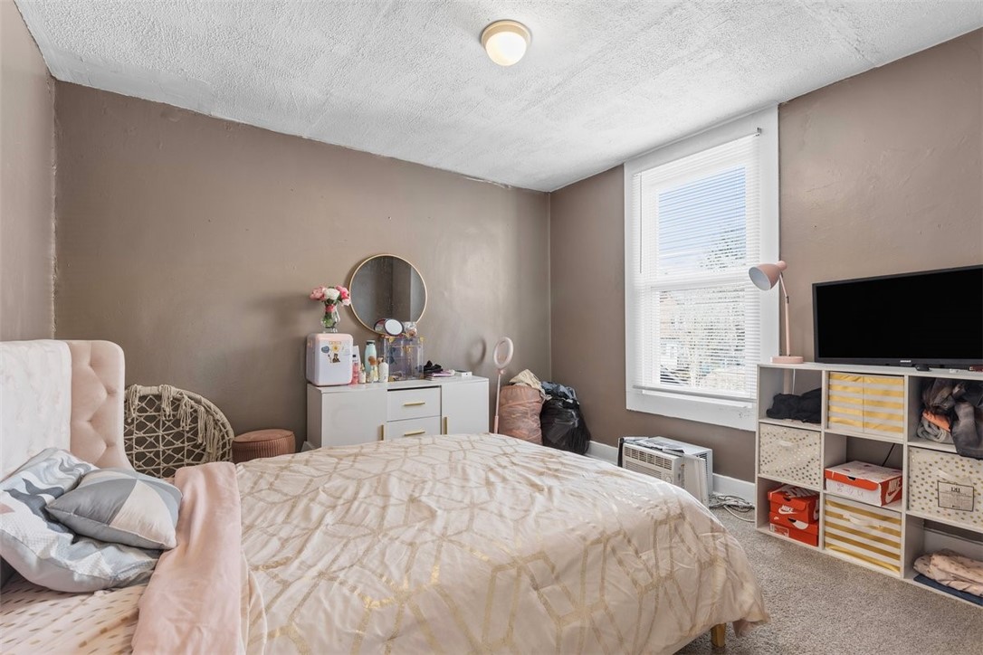 535 E Warrington Ave