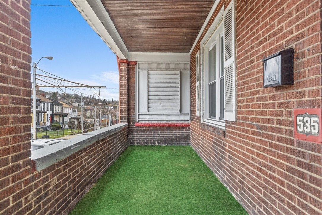 535 E Warrington Ave