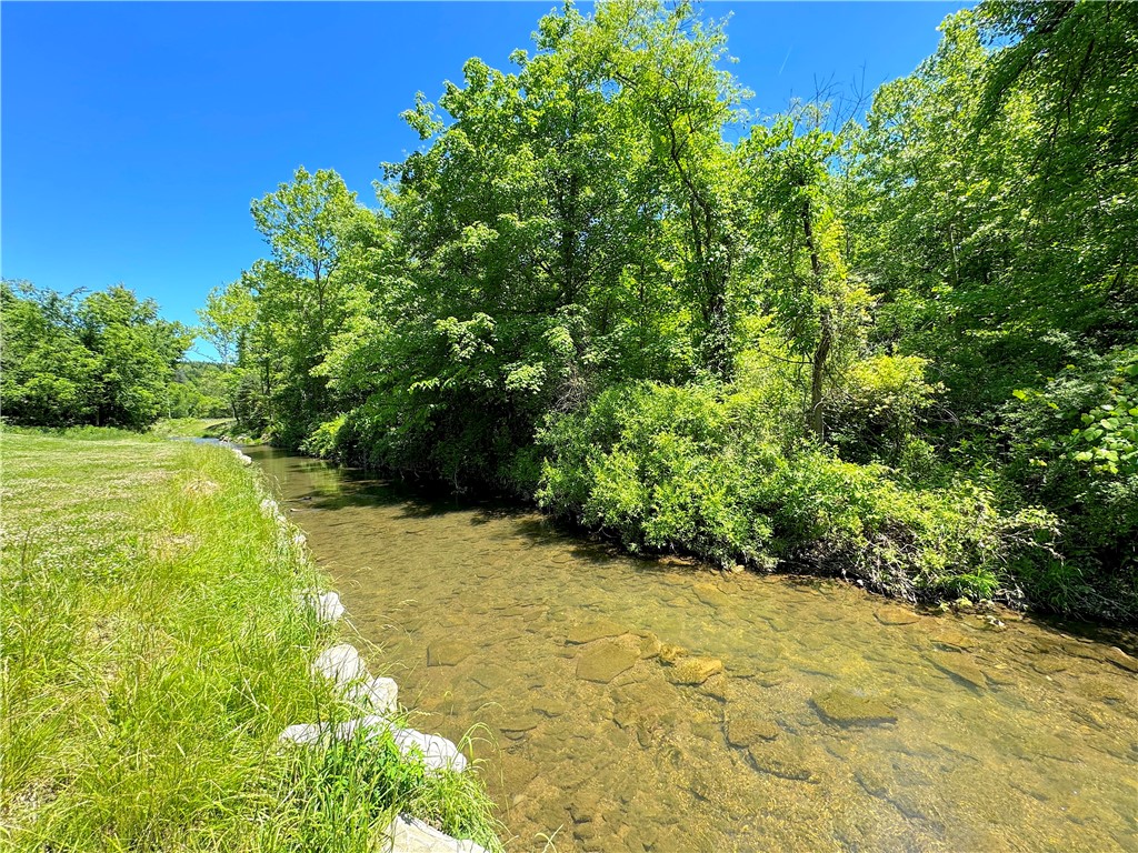 342 Manor Harrison City Rd