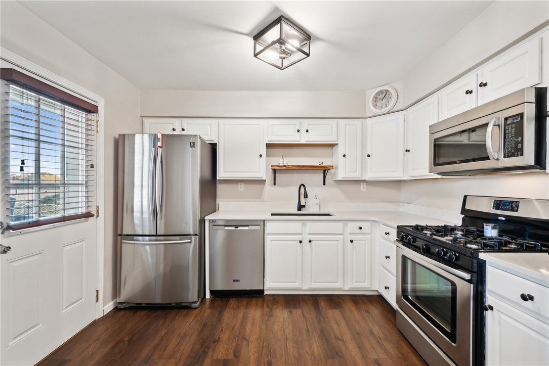 461 Country Hills Dr