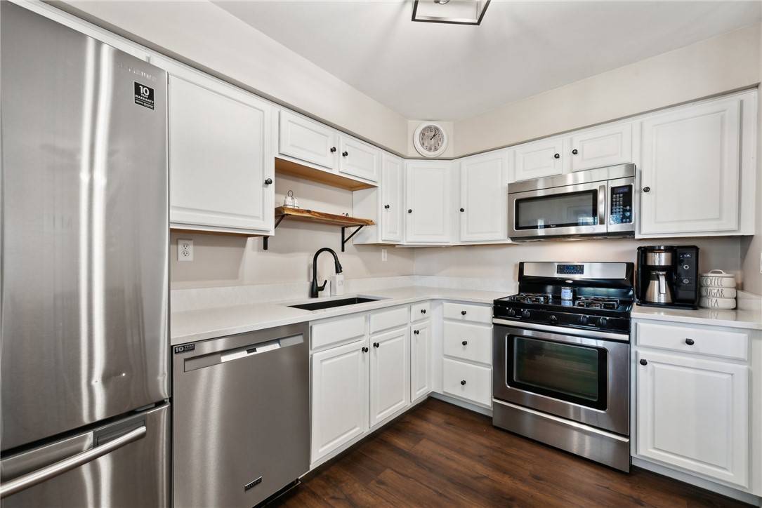 461 Country Hills Dr