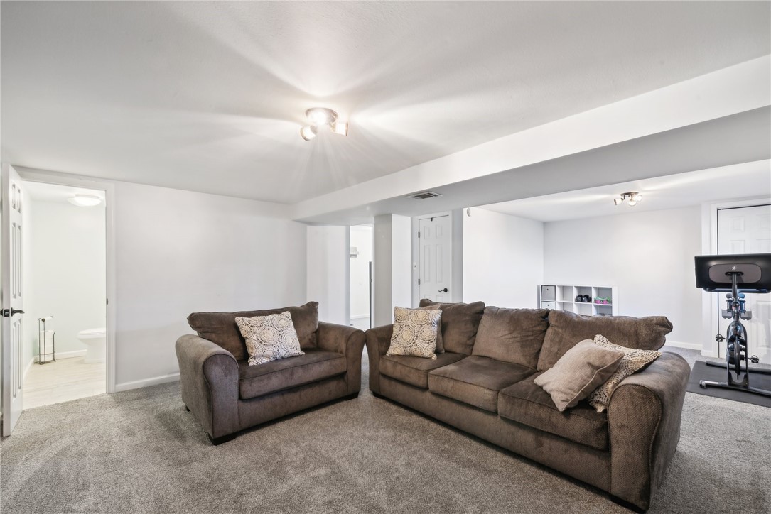 461 Country Hills Dr