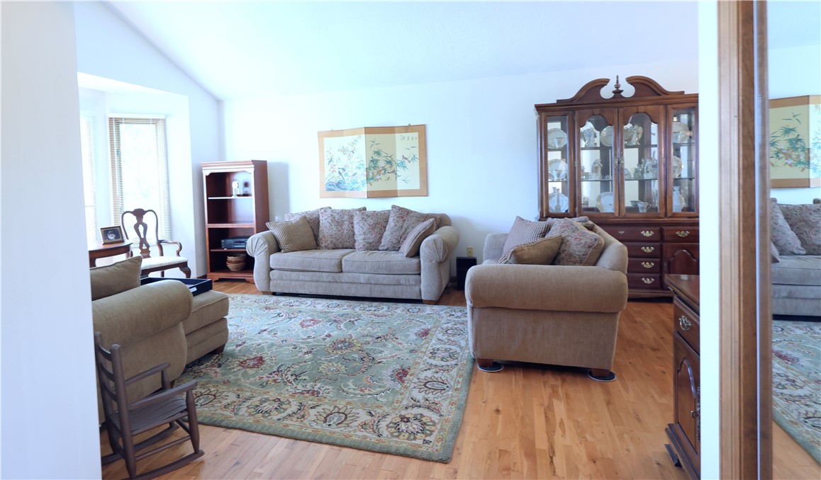 106 Hedgewood Circle