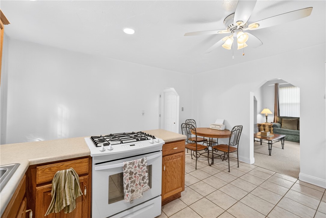 1216/1218 Clark Street