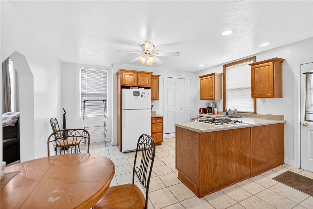 1216/1218 Clark Street