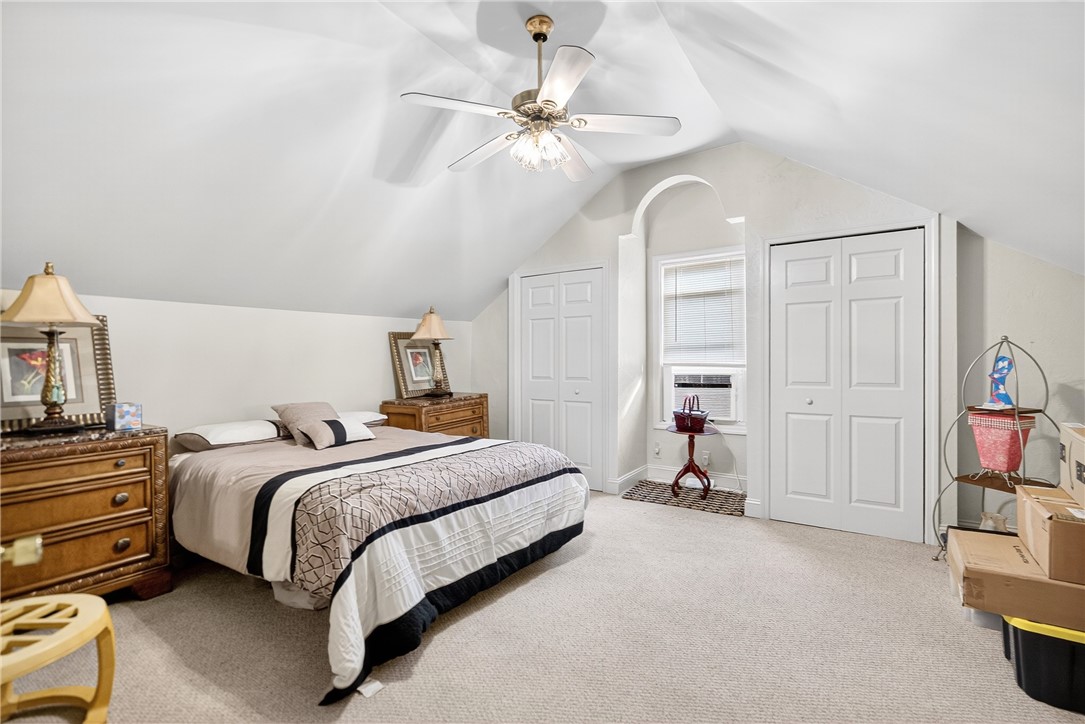 1216/1218 Clark Street