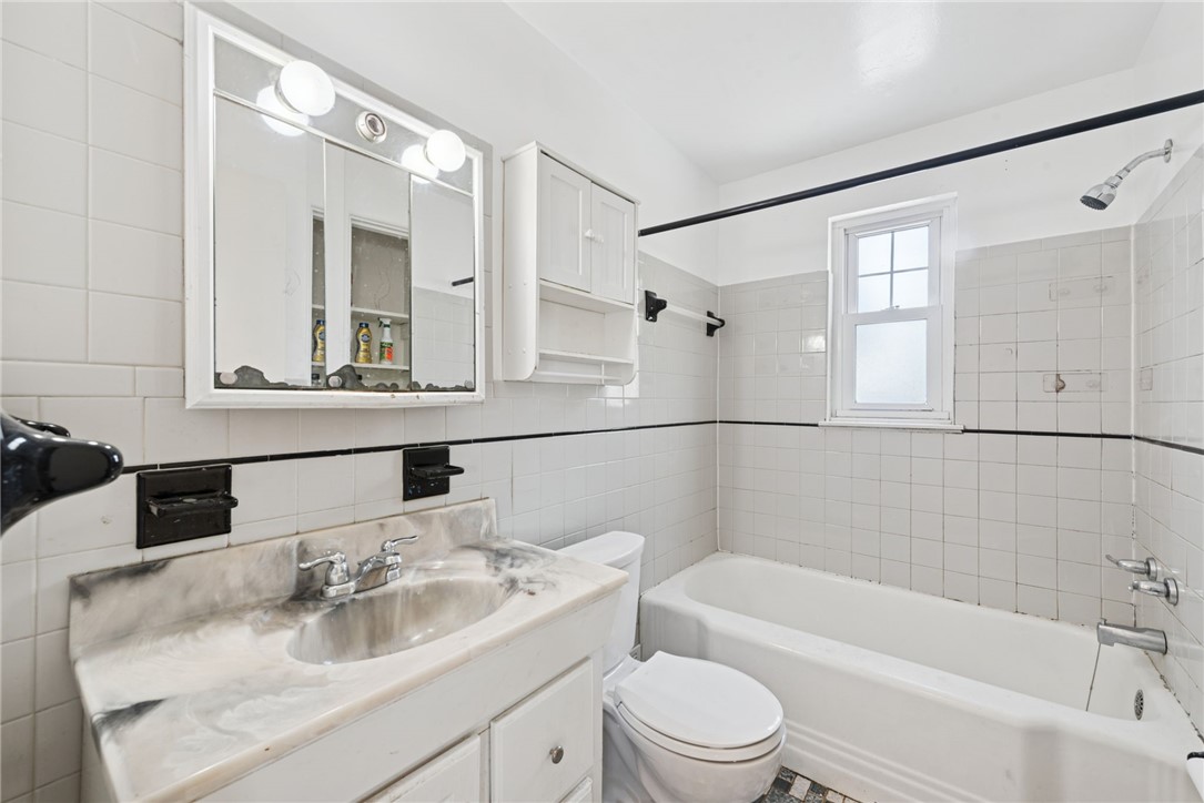 2555 Monroeville Blvd