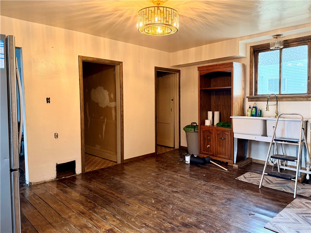 801 Cowan Ave