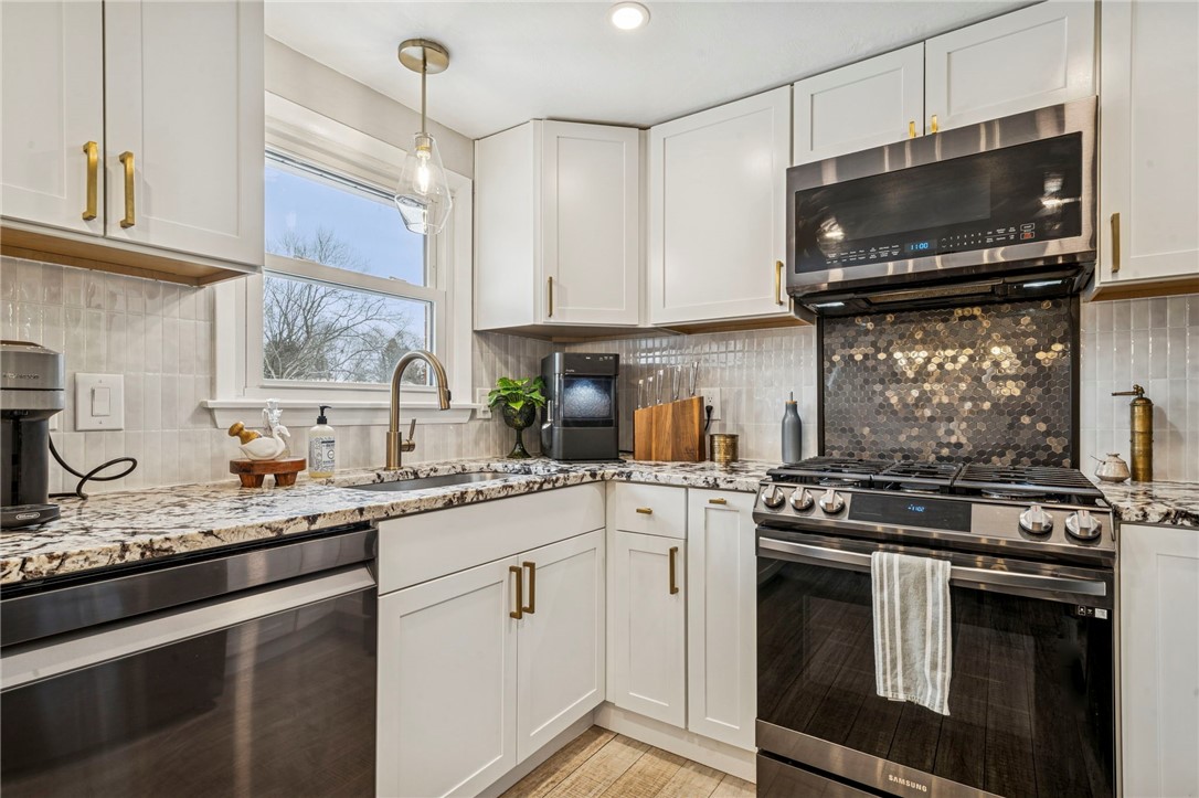 1521 Robbins Station Rd