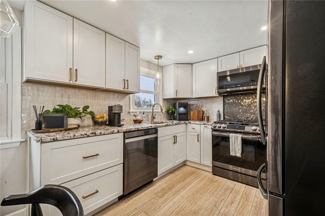 1521 Robbins Station Rd