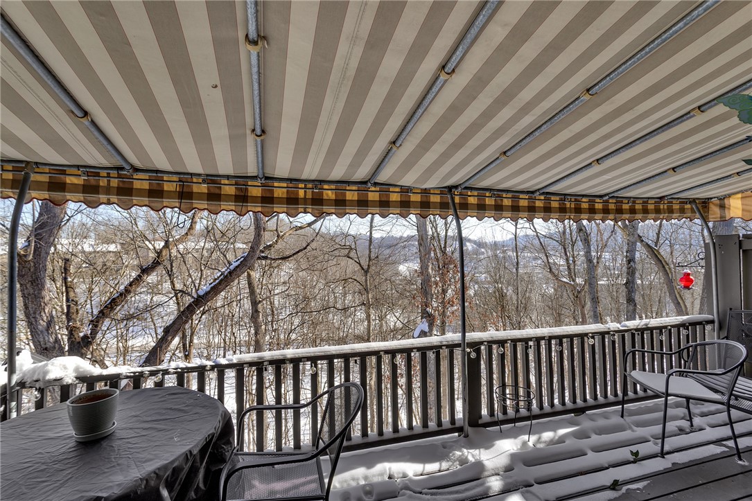 422 Edgetree Ln