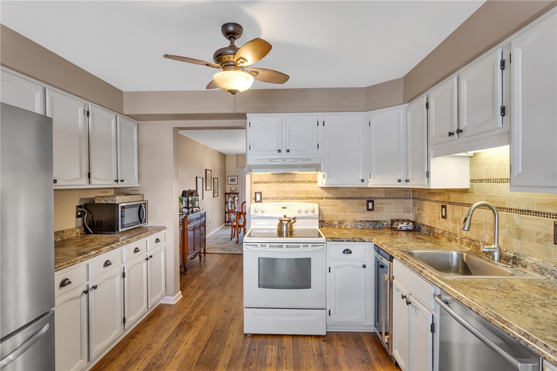 422 Edgetree Ln