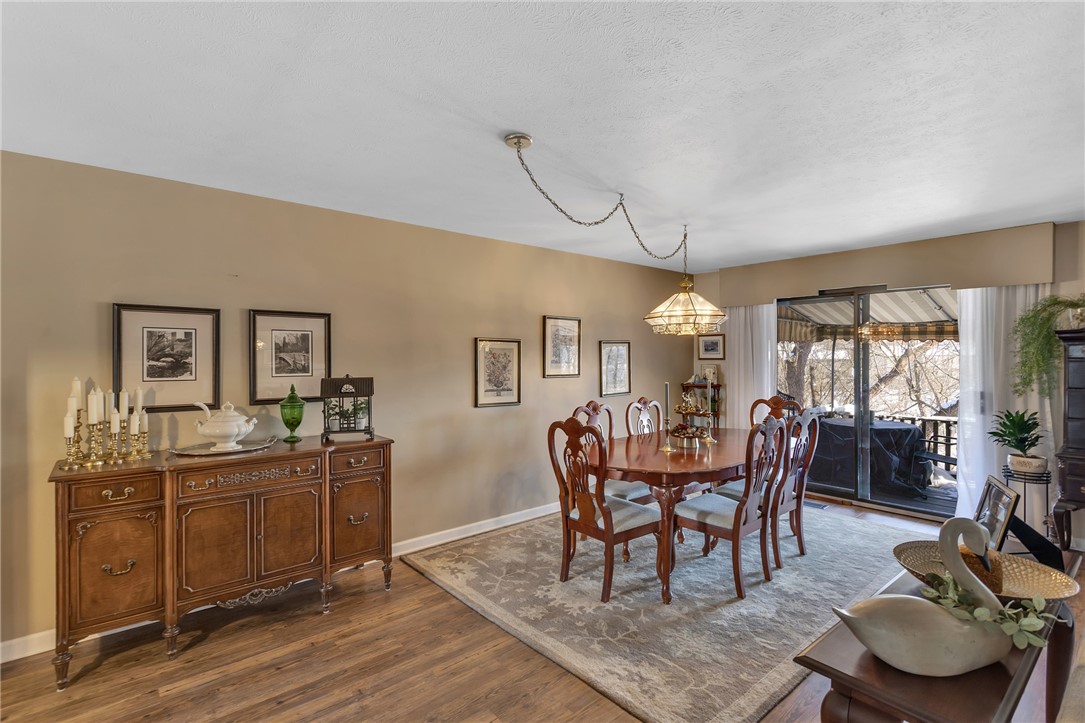 422 Edgetree Ln