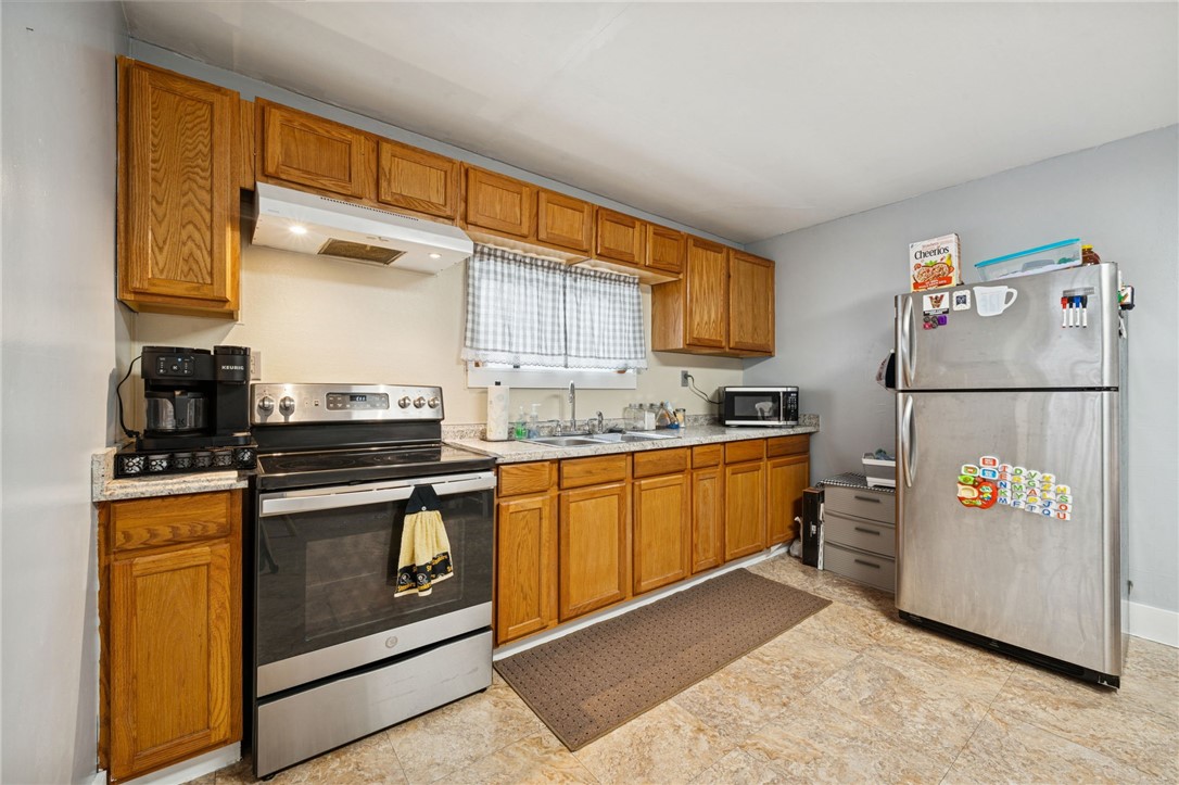 725 3rd Ave