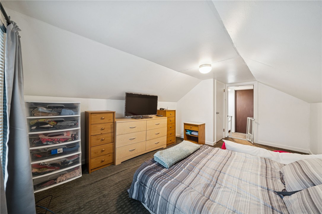 725 3rd Ave