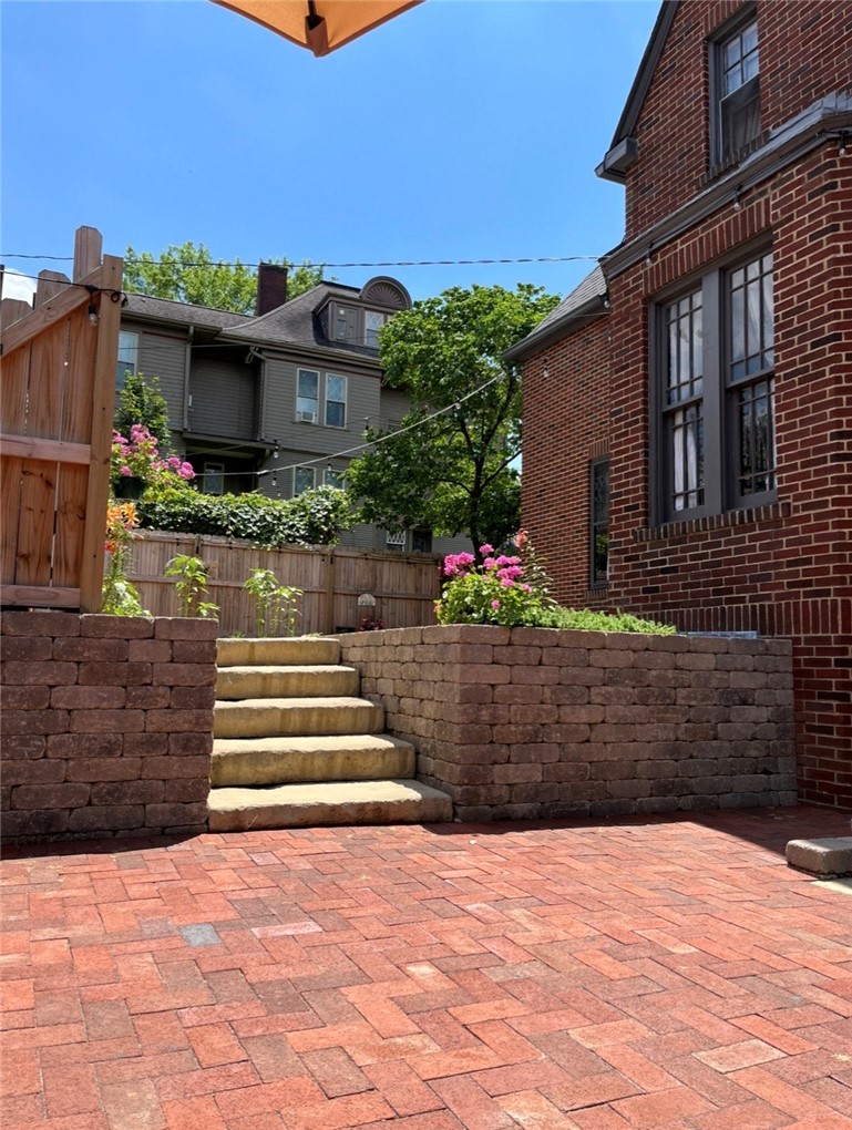 419 N Main St