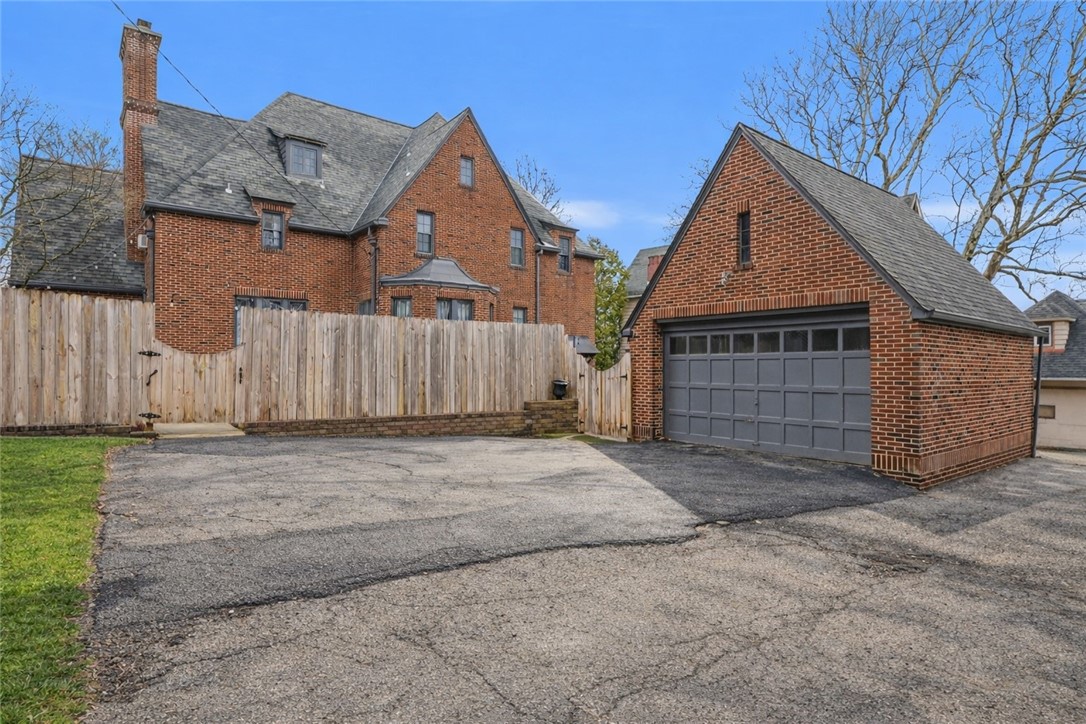 419 N Main St