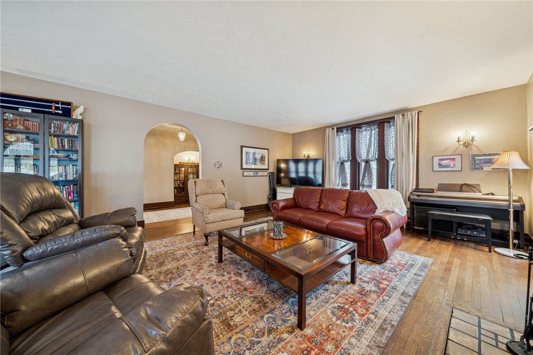 419 N Main St