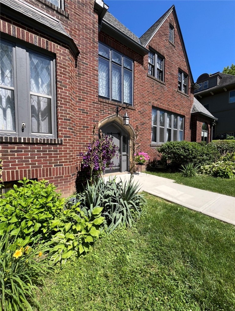 419 N Main St