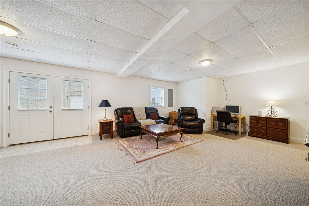 1012 Country Club Dr