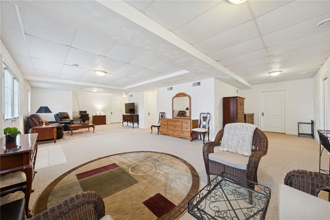 1012 Country Club Dr