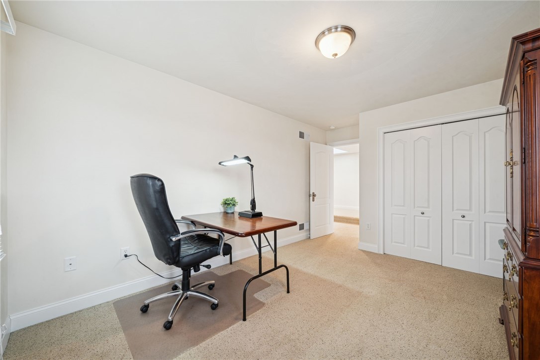 1012 Country Club Dr