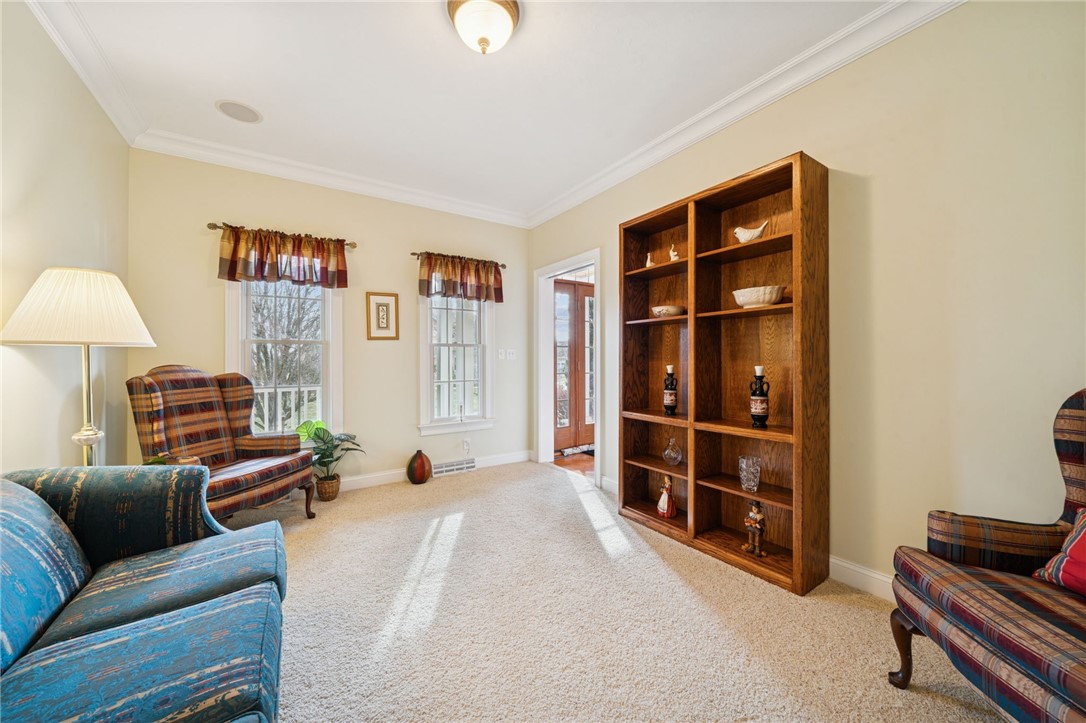 1012 Country Club Dr