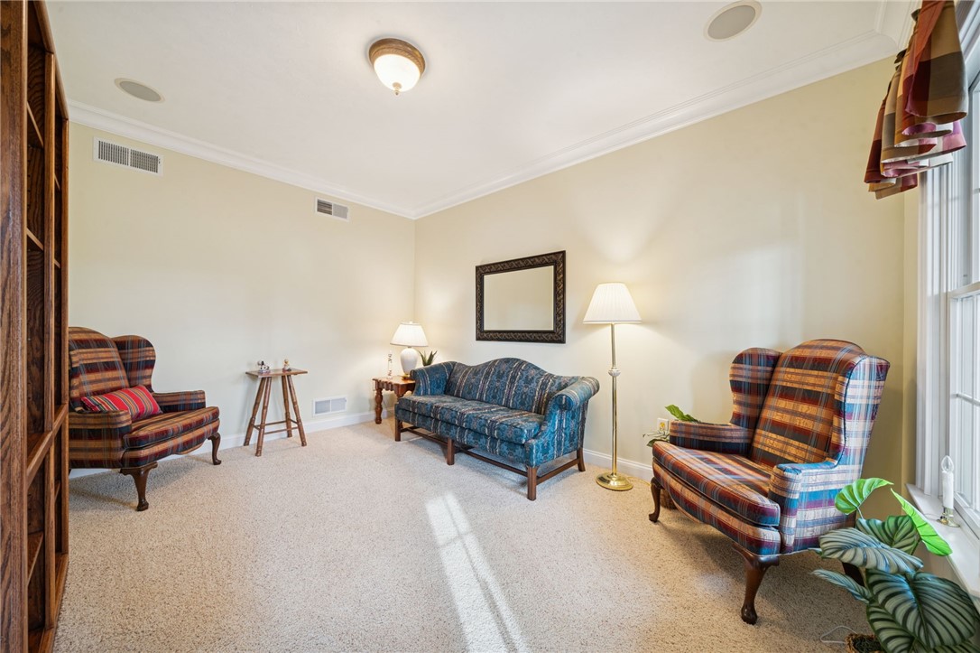 1012 Country Club Dr