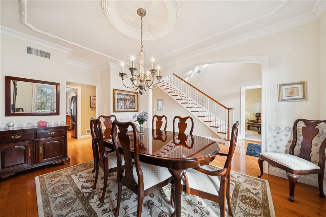 1012 Country Club Dr