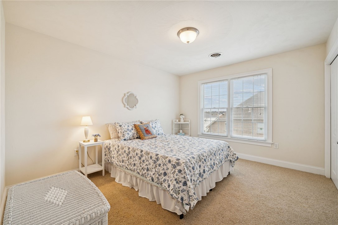 1012 Country Club Dr