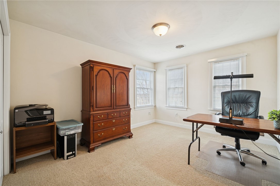 1012 Country Club Dr