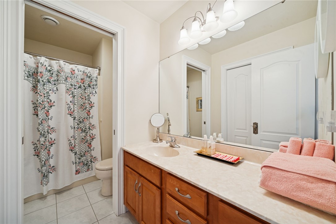 1012 Country Club Dr