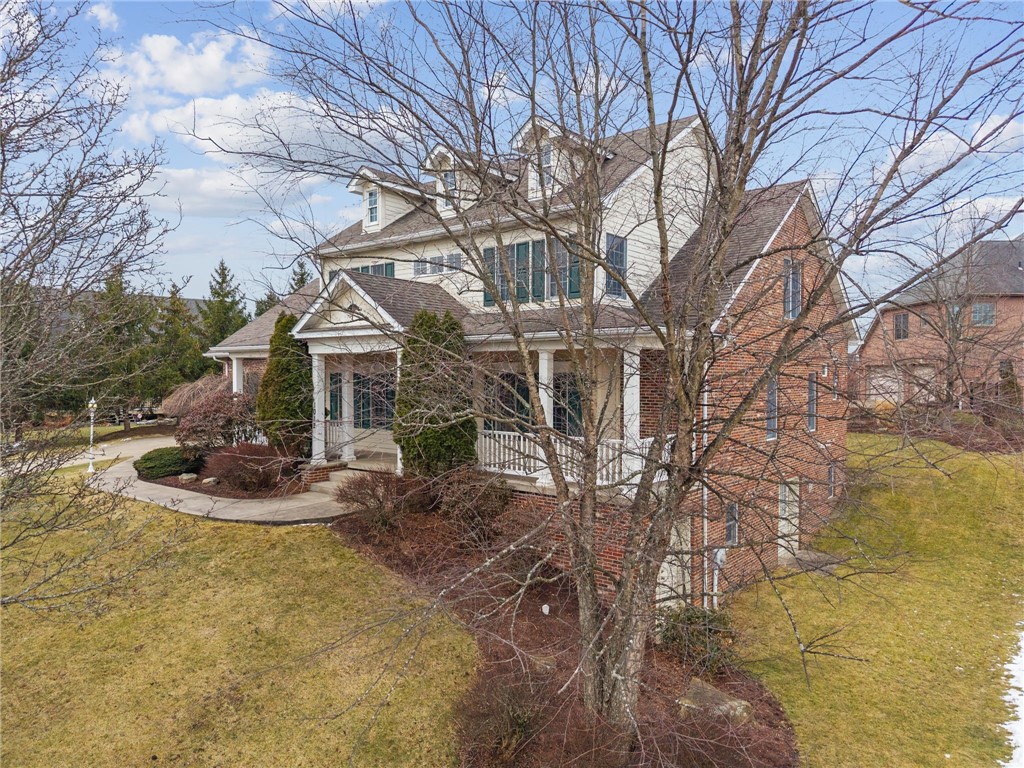 1012 Country Club Dr