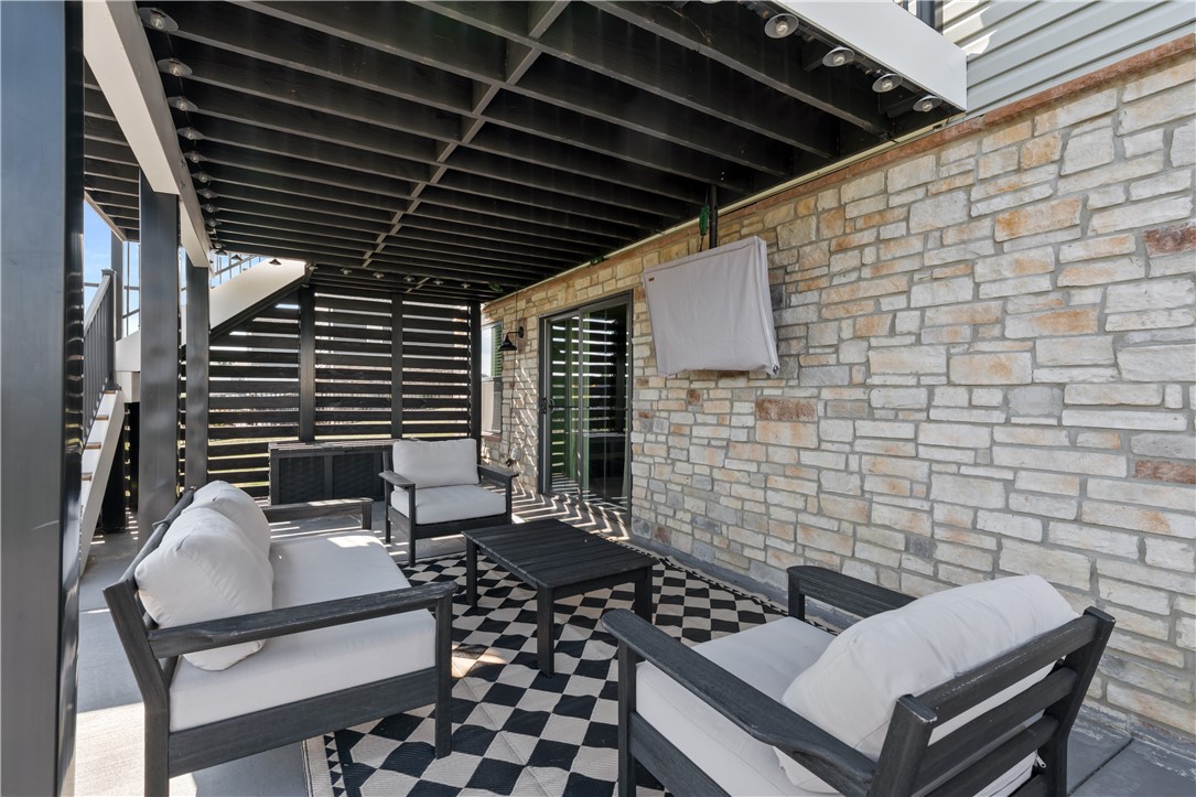 1043 Wedgewood Dr