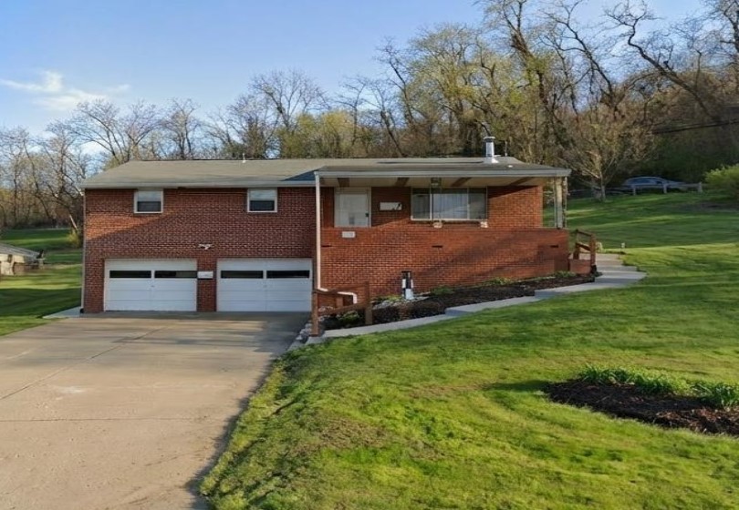 100 Pinewood Dr