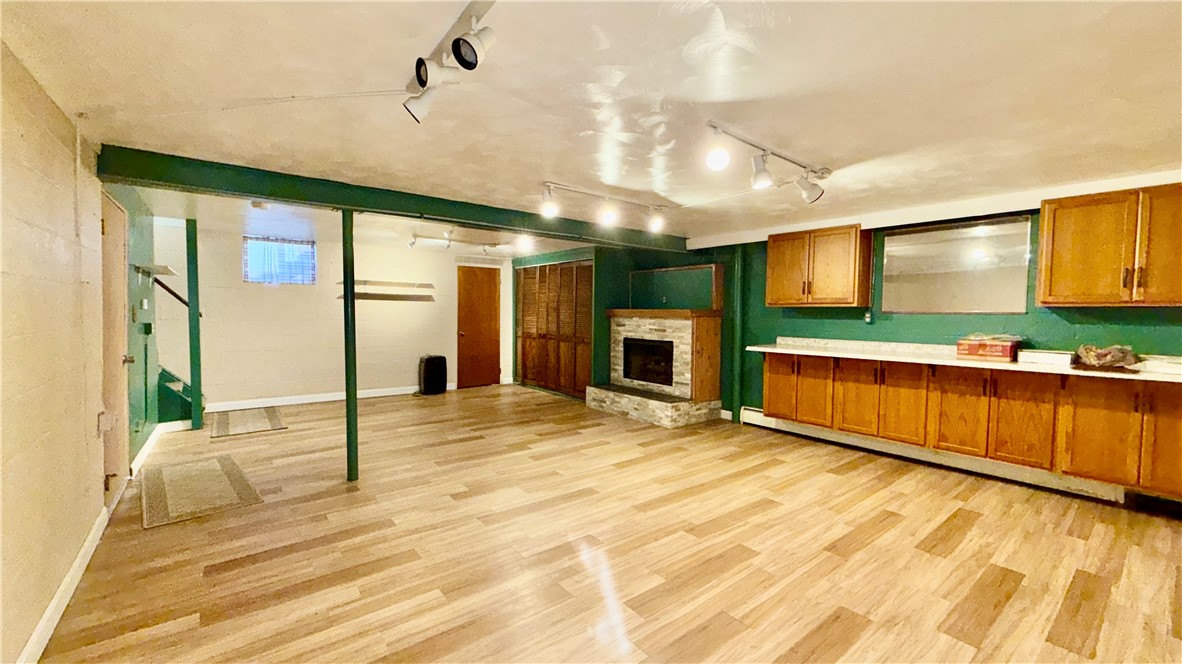 100 Pinewood Dr