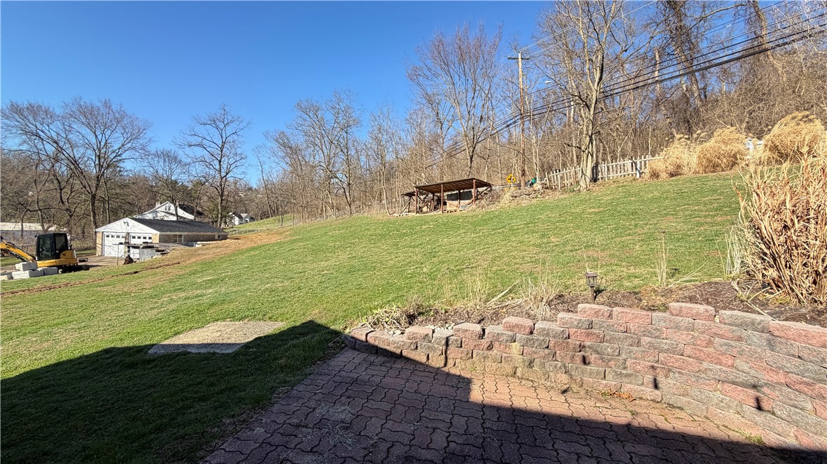 100 Pinewood Dr