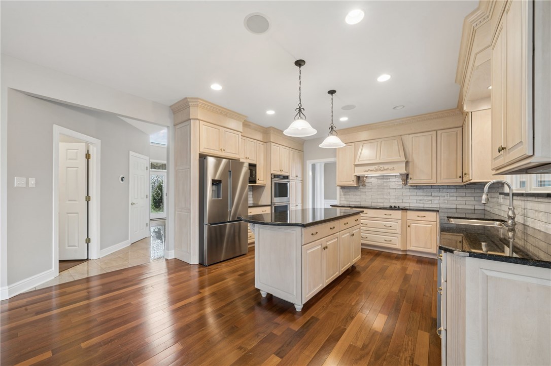 805 Saddleback Ct