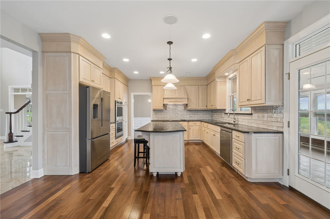 805 Saddleback Ct