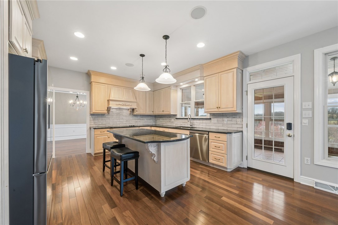 805 Saddleback Ct