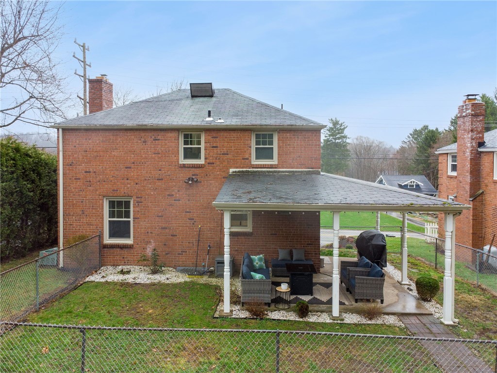 591 Thompson Run Rd