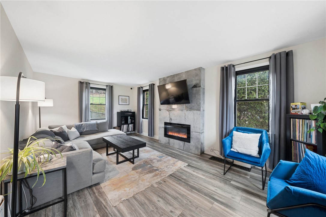 591 Thompson Run Rd