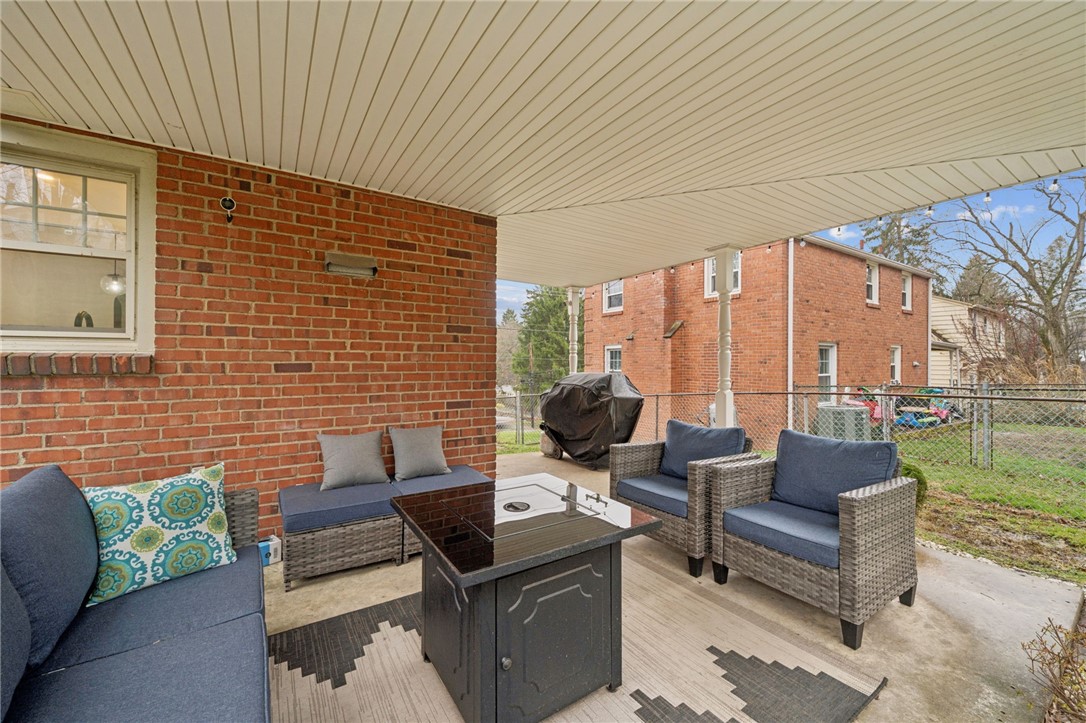 591 Thompson Run Rd