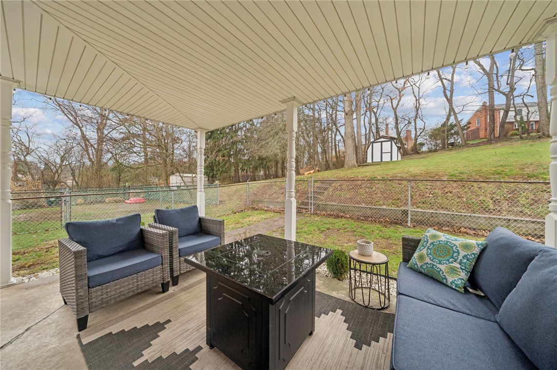 591 Thompson Run Rd