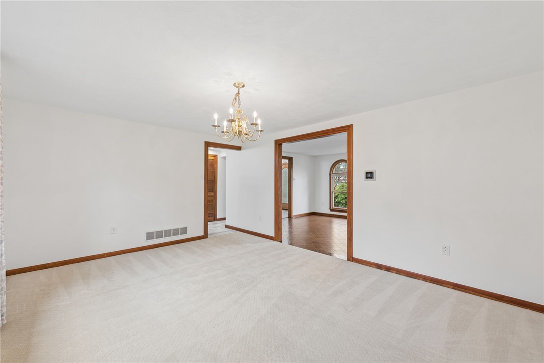 2242 Woodmont Dr