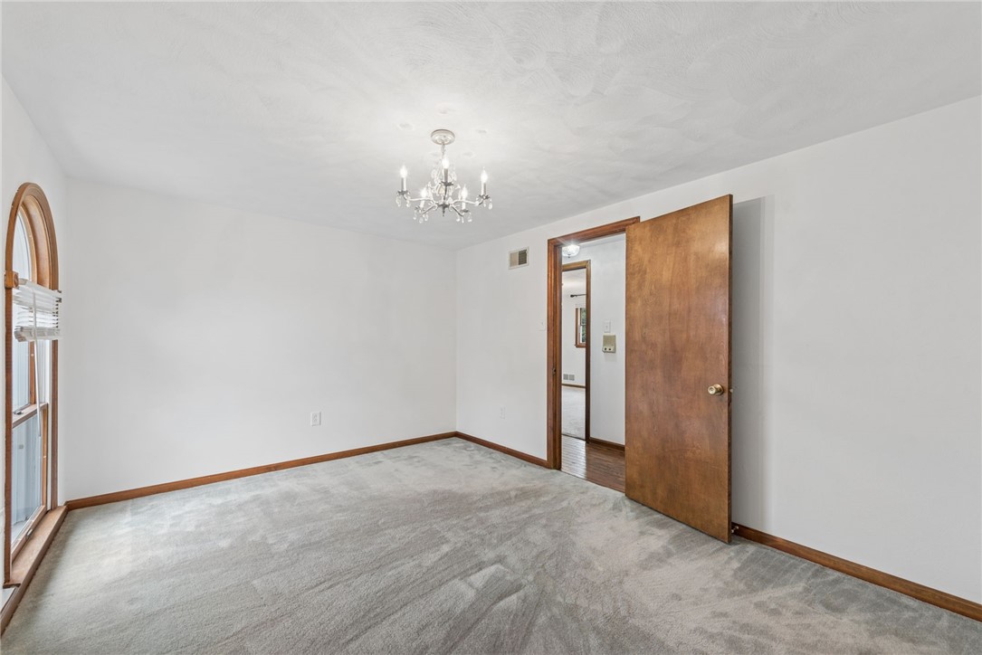 2242 Woodmont Dr