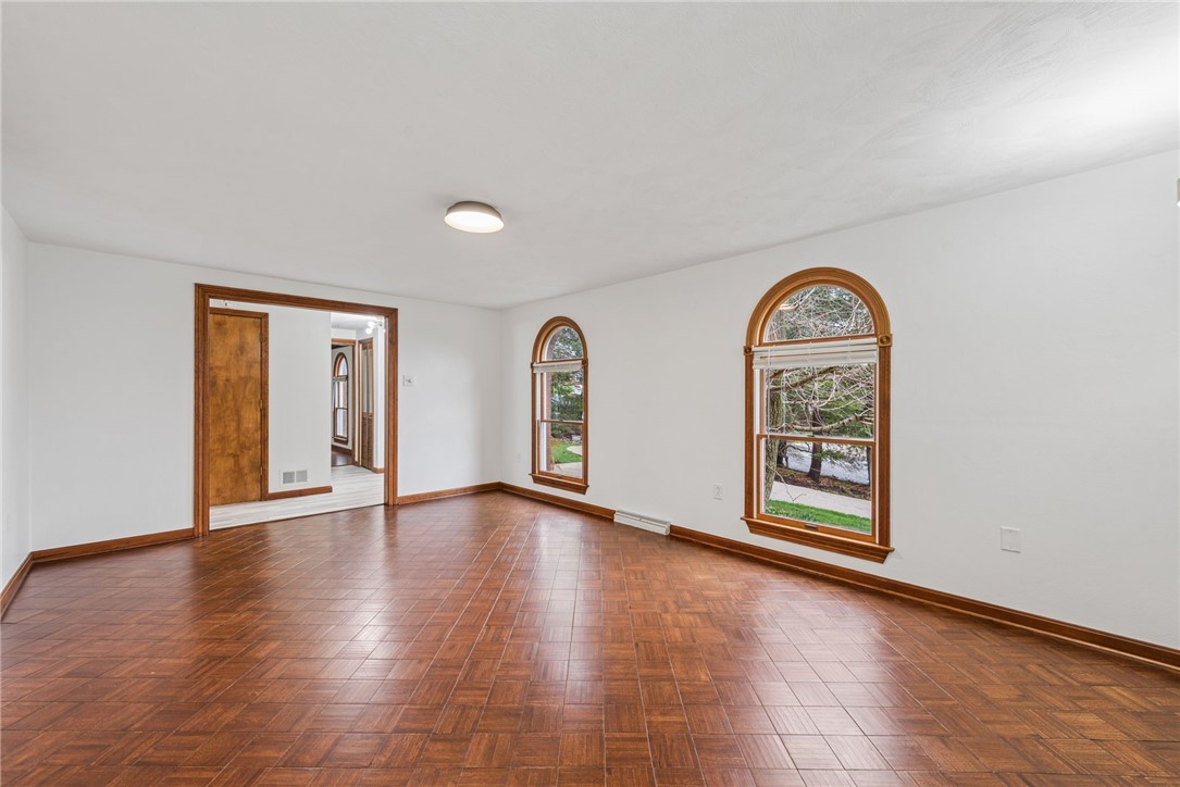 2242 Woodmont Dr